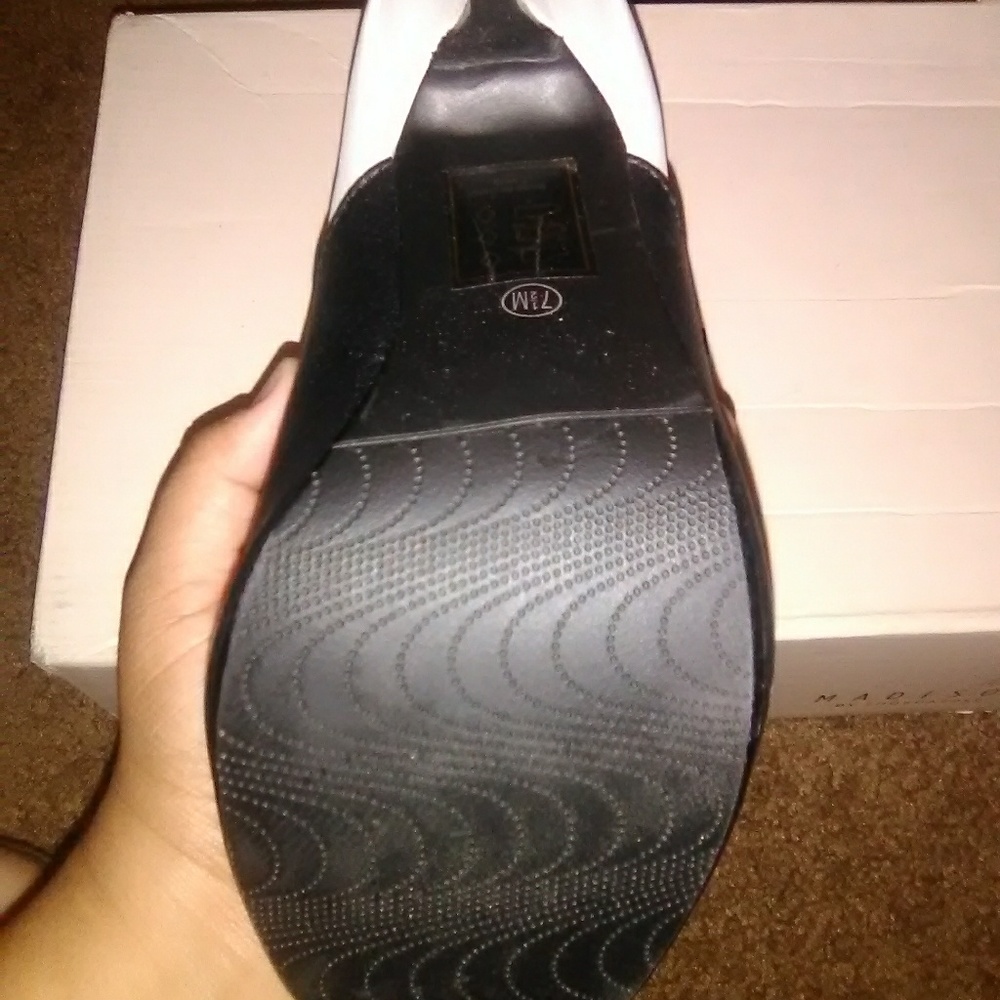 Heels - Picture 2 of 3